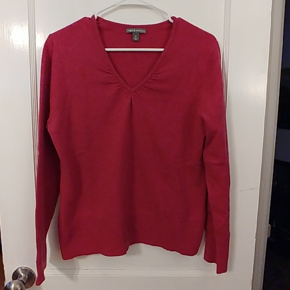 Cashmere V-neck sweater - worn once